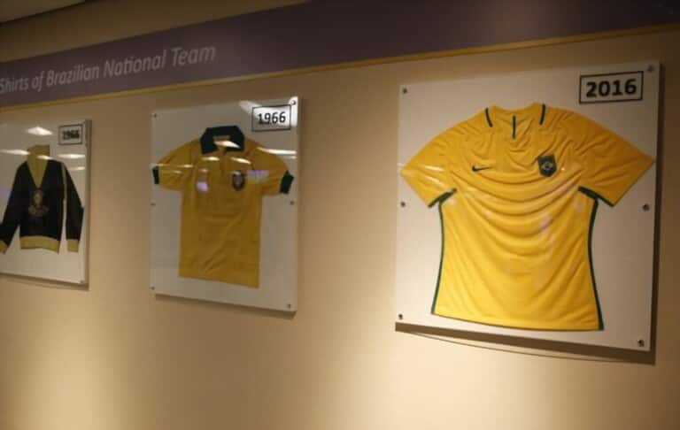 The shirts are kept in the commemorative shirt picture frame