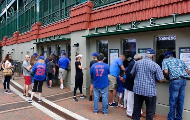 image of a crowded ticket booth in chicago