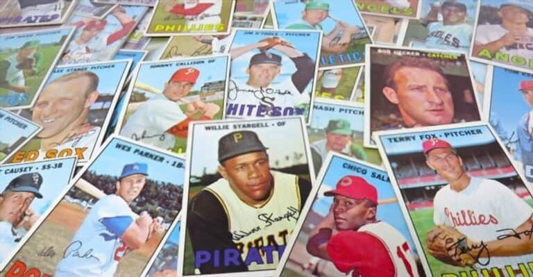  baseball cards topps 2007 stacked on top of each other