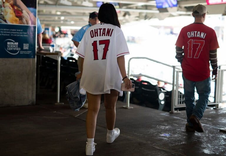Fans wear the jersey of Shohei Ohtani Fans wear the jersey of Shohei Ohtani
