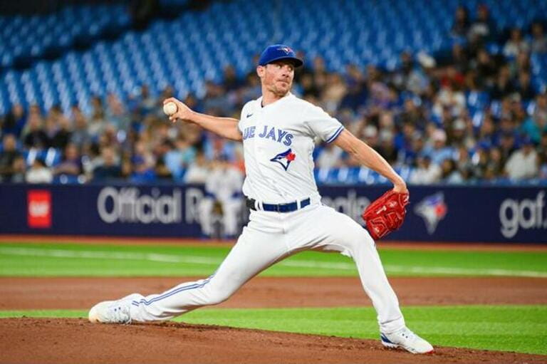 Toronto Blue Jays starting pitcher Chris Bassitt (40) throws during first inning AL MLB baseball action against the Oakland Athletics, in Toronto 
